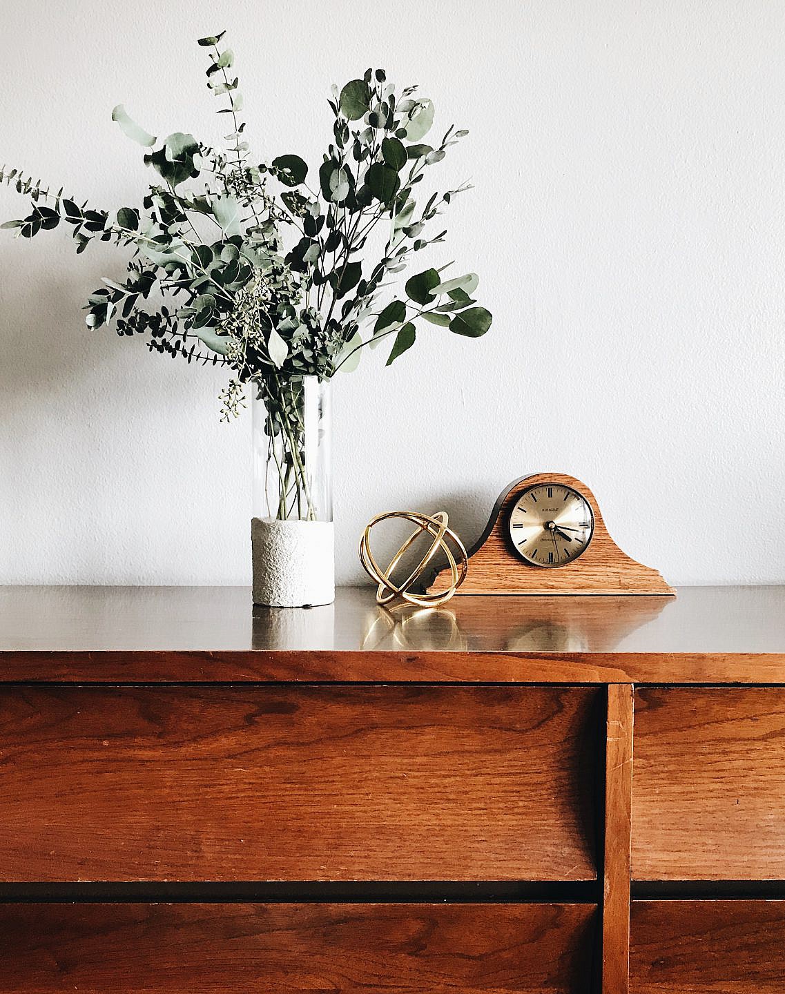ember-ivory-479121-unsplash